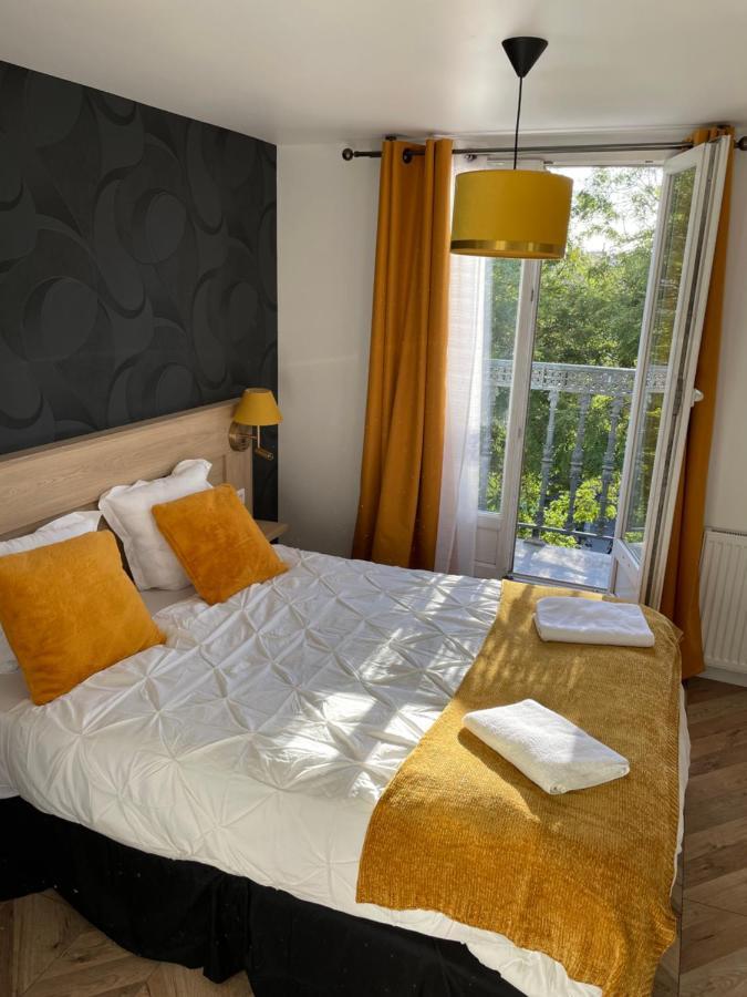 Menil Bon Temps Hotel Paris Exterior foto
